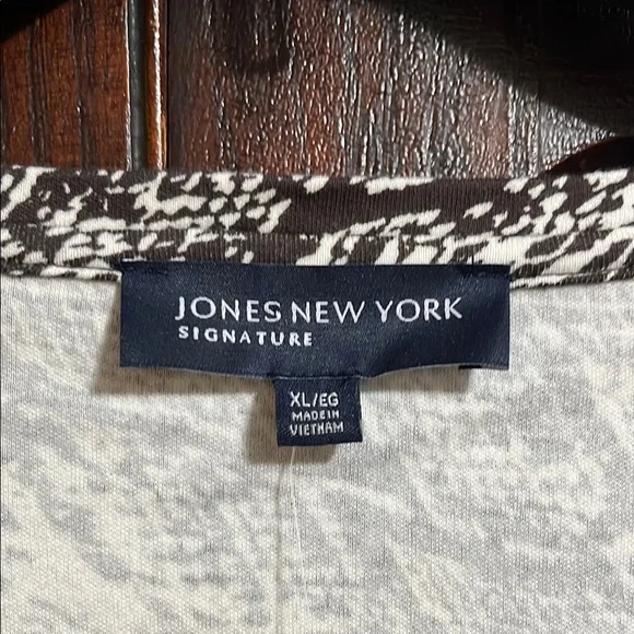 Jones New York Brown and White Patterned Top - Picture 3 of 7